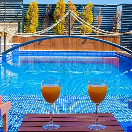 Ada 4 Sleeps Isolated And Heated Pool Villa *