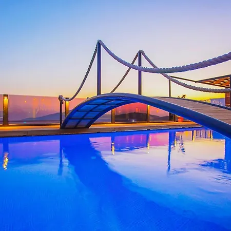 Ada 4 Sleeps Isolated And Heated Pool