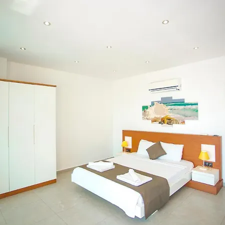 Ada 4 Sleeps Isolated And Heated Pool Villa