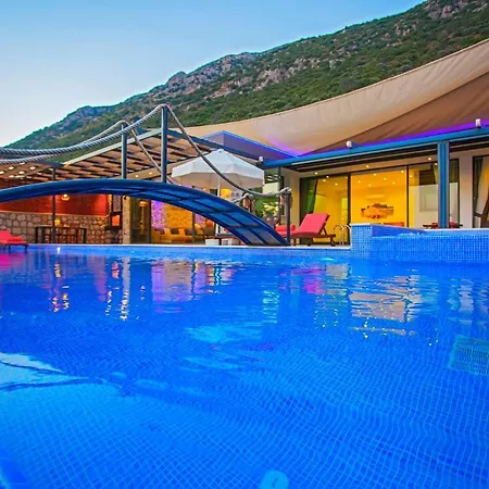 Ada 4 Sleeps Isolated And Heated Pool Villa