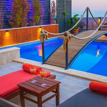 Ada 4 Sleeps Isolated And Heated Pool
