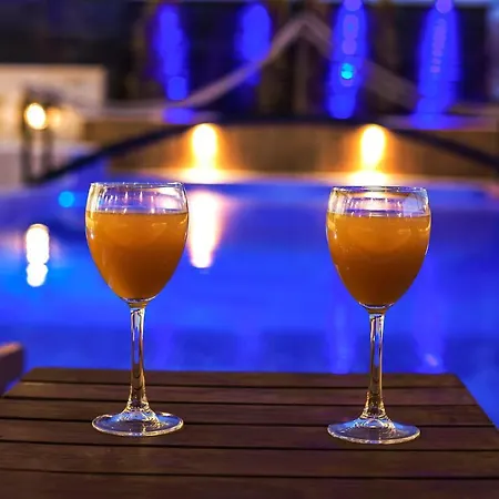 Ada 4 Sleeps Isolated And Heated Pool *
