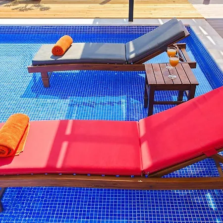 Ada 4 Sleeps Isolated And Heated Pool Villa *